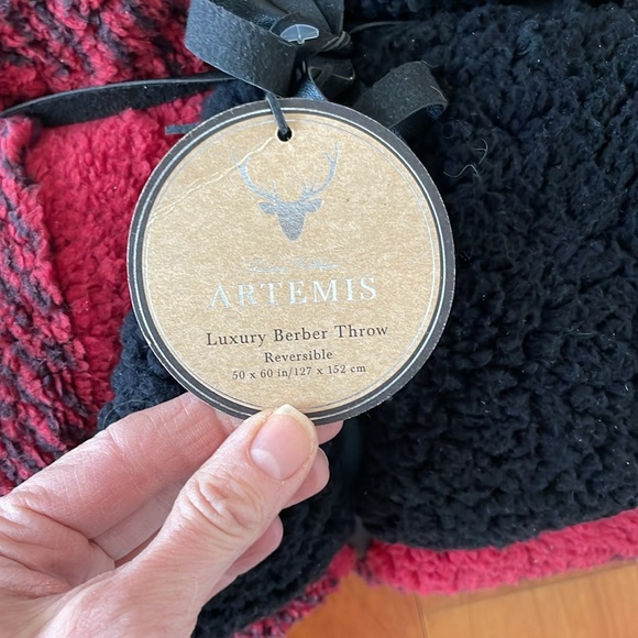 ARTEMIS luxury, barber, throw reversible, 50 x 60” - Picture 2 of 2